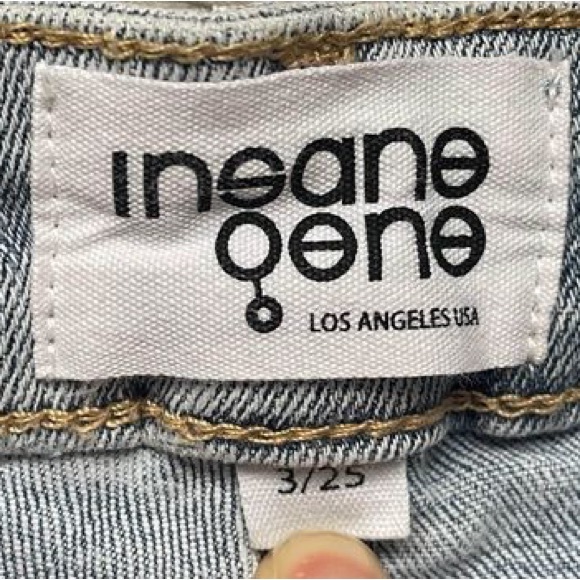 Insane Gene Reno Distressed Ankle Jeans

Worn and washed once

Size: 3/25 - Picture 2 of 4